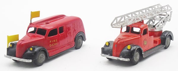 2 TEKNO TRIANGEL FIRE TRUCKS (1 of 2)