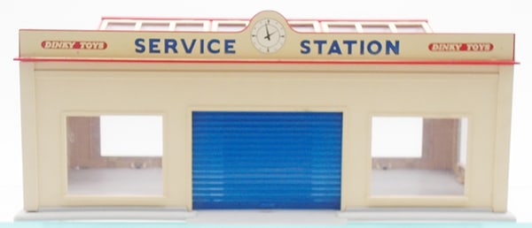 DINKY 785 SERVICE STATION (1 of 3)