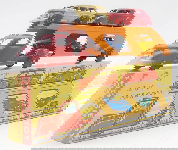 TOOTSIETOY 207 AUTO TRANSPORT (1 of 2)