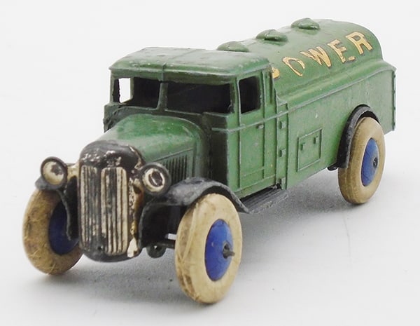 DINKY 25D POWER PETROL TANK WAGON (1 of 2)