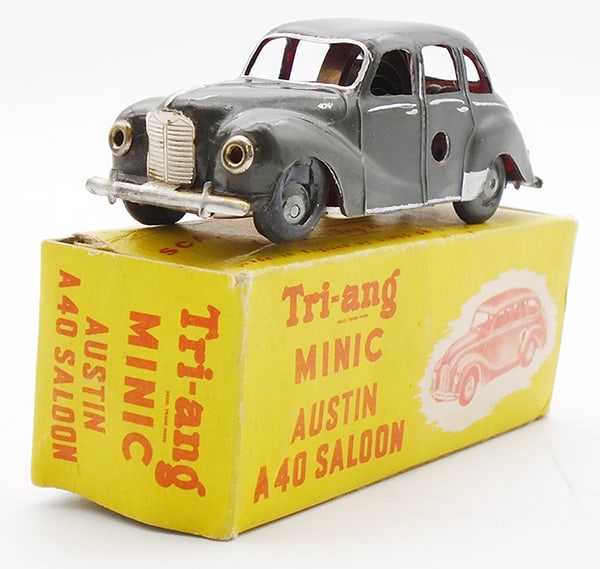 MINIC AUSTIN A40 SALOON (1 of 2)