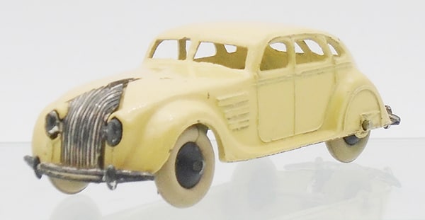 DINKY 30A CHRYSLER AIRFLOW (1 of 2)