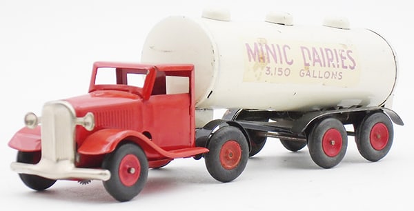 MINIC 71M ARTICULATED MILK TRAILER (1 of 2)