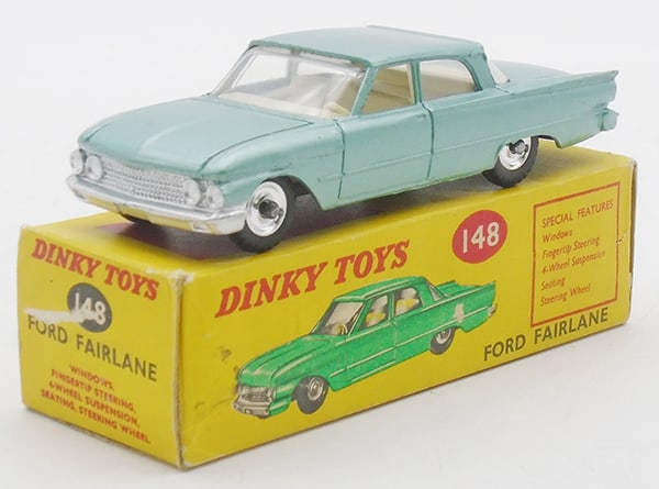 DINKY 148 FORD FAIRLANE (1 of 2)