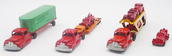 3 TOOTSIETOY INTERNATIONAL TRUCK SETS (1 of 2)
