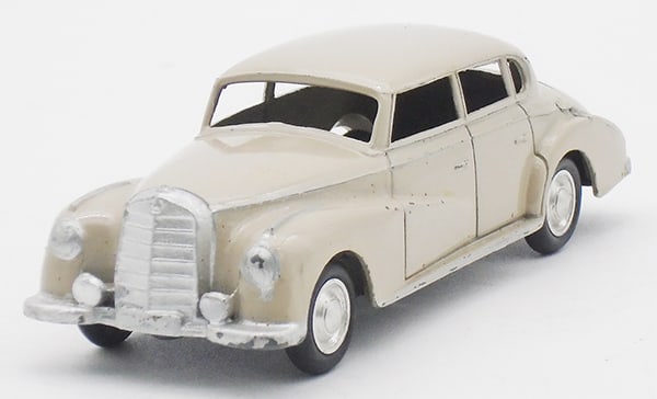 MARKLIN 5524/1 MERCEDES BENZ 300: tan, C6-7.