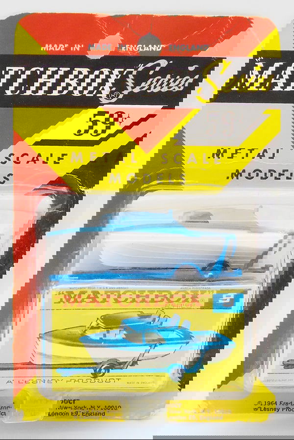 MATCHBOX 9D2 BOAT & TRAILER BLISTER PACK (1 of 1)