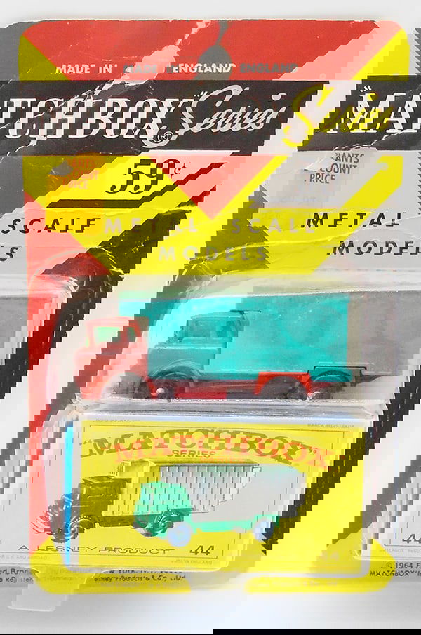 MATCHBOX 44C1 REFRIGERATOR TRUCK BLISTER PACK (1 of 1)