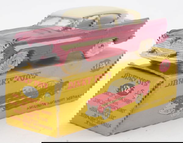 DINKY 174 HUDSON HORNET SEDAN (1 of 2)