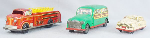 3 TOY VEHICLES (1 of 2)