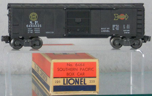 LIONEL 6464-225 SOUTHERN PACIFIC BOX CAR: O ga, 2nd version, orig box, C7-8.