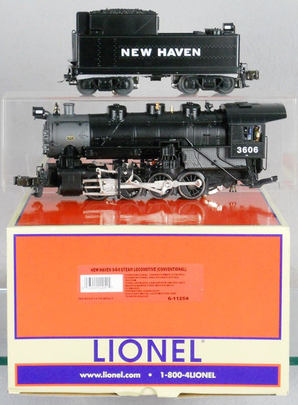 LIONEL 11254 NEW HAVEN LOCO & TENDER: O ga, w/sound & smoke, orig box minor wear, C8-9.
