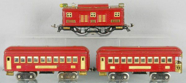 LIONEL TRAIN SET: std ga, 8E loco, missing roof whistle, 337 Pullman, rubberstamping worn on 1 side, missing 1 coupler, 338 obsv, C5.
