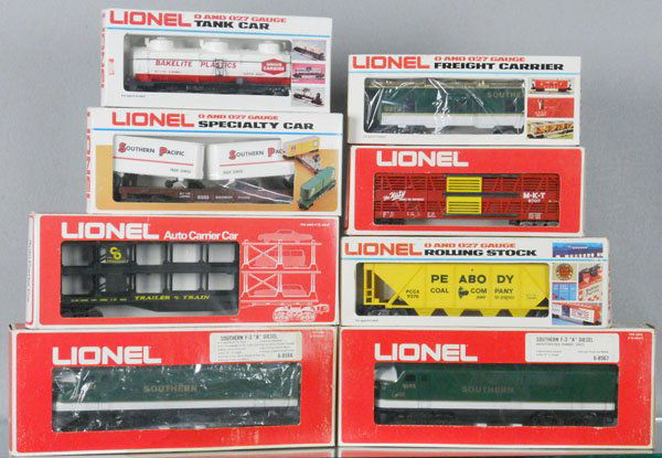 LIONEL TRAIN SET: O ga, 8566 & 8567 Southern diesels w/cars 9707, 9123, 9327, 9333, 9276, 9273, orig boxes minor wear or worn, 1 has graffiti, C7-8.