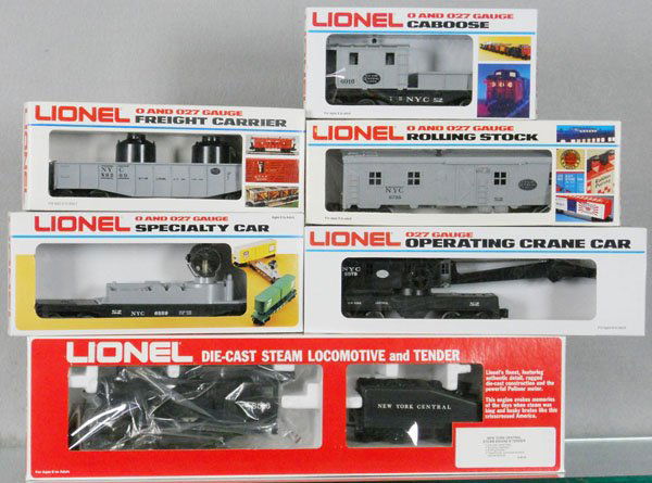 LIONEL NYC TRAIN SET: O ga, 8516 loco & tender, w/smoke, w/cars 6579, 5735, 6529, 6916, 6260, orig boxes minor wear, C8-9.