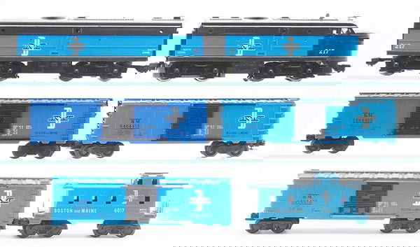 LIONEL BOSTON & MAINE TRAIN SET (1 of 2)