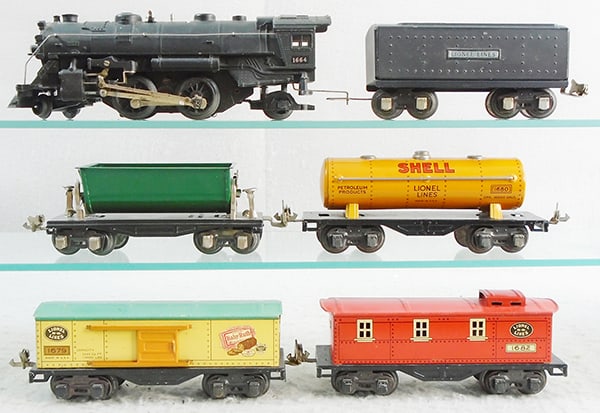 LIONEL TRAIN SET: O ga, 1664 die cast loco, 1664T tender, 659 dump car, 1680 Shell tank, 1679 box car, 1682 caboose, C7.