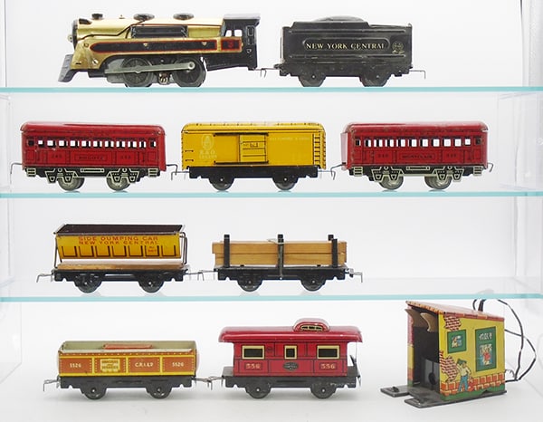 MARX TRAIN SET (1 of 2)