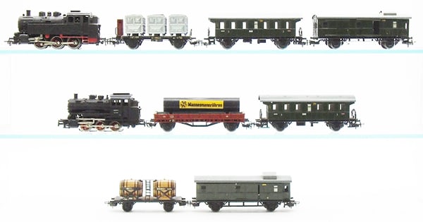 2 MARKLIN TRAIN SETS (1 of 3)