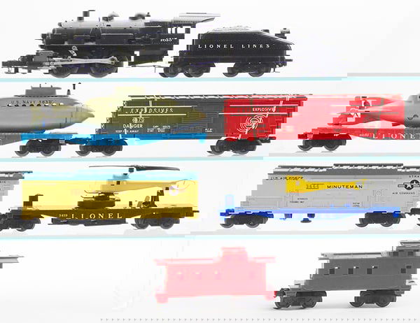 LIONEL TRAIN SET (1 of 2)