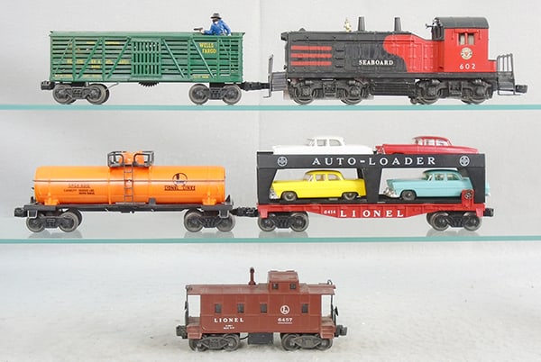 LIONEL TRAIN SET (1 of 3)