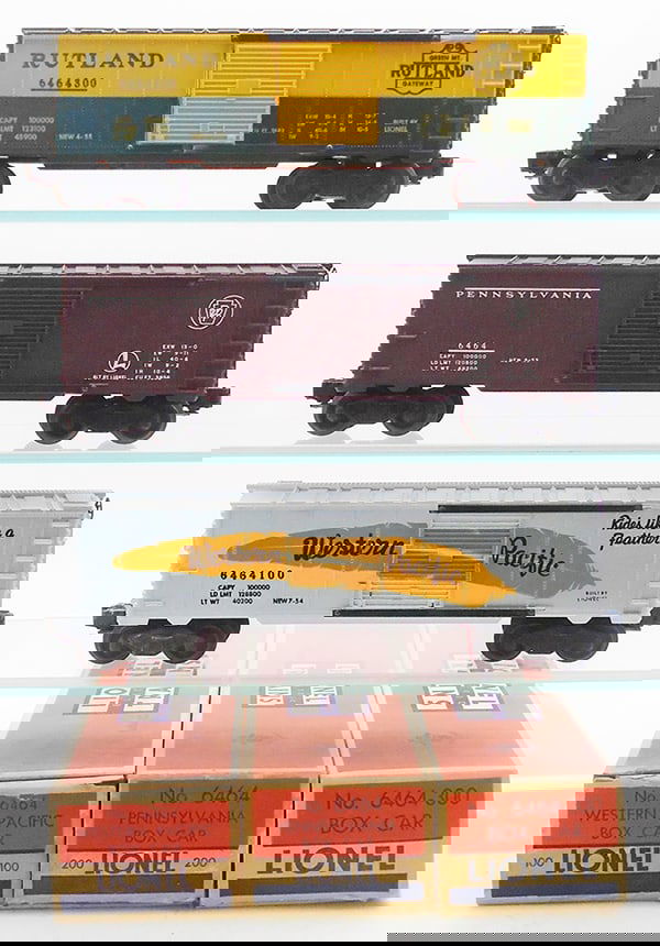 3 LIONEL 6464 BOX CARS (1 of 2)