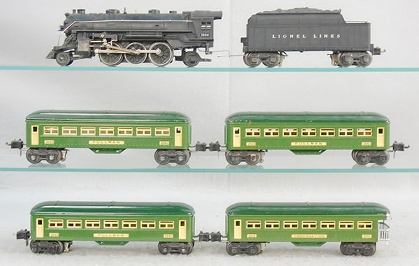 LIONEL TRAIN SET: O ga, 1666 loco, 2666W tender, 3 #2640 Pullmans, 2641 obsv, cars are 2-tone green w/yellow trim, C5-7.