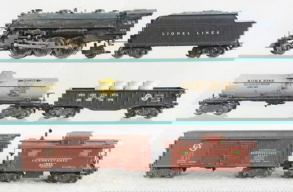 LIONEL TRAIN SET: O ga, 224 loco, 1st version, 2466W tender, shell replaced, 2755 Sunoco tank, dent on side, 2452 gondola, 2758 box car, 2757 caboose, tank and box car have flying shoe trucks, C6-8.
