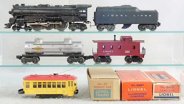 LIONEL TRAIN SET (1 of 2)