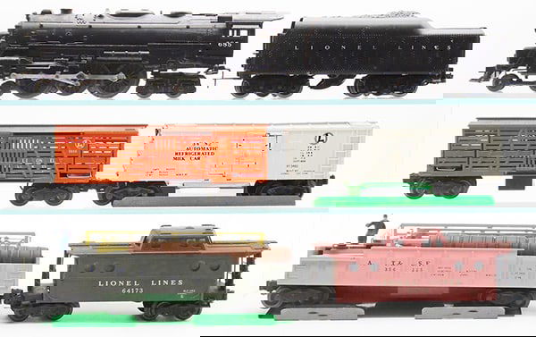 LIONEL TRAIN SET (1 of 3)