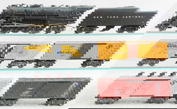 LIONEL TRAIN SET (1 of 2)