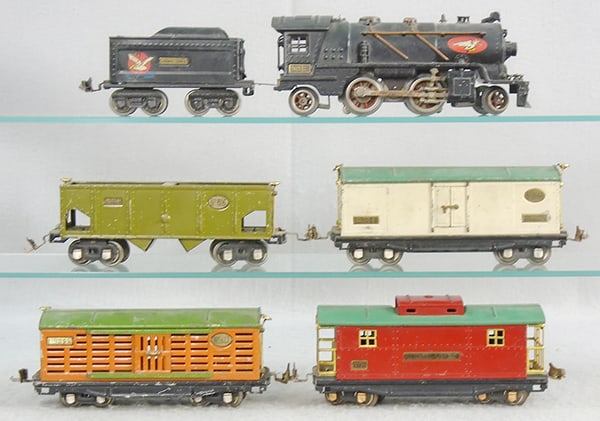 LIONEL TRAIN SET (1 of 2)