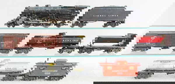 LIONEL TRAIN SET (1 of 2)