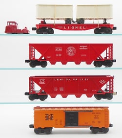 4 LIONEL FREIGHT CARS