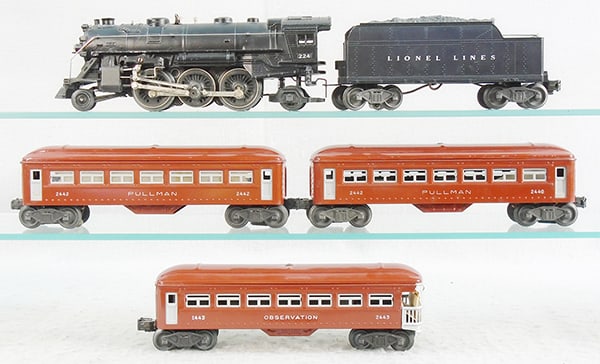 LIONEL TRAIN SET (1 of 2)