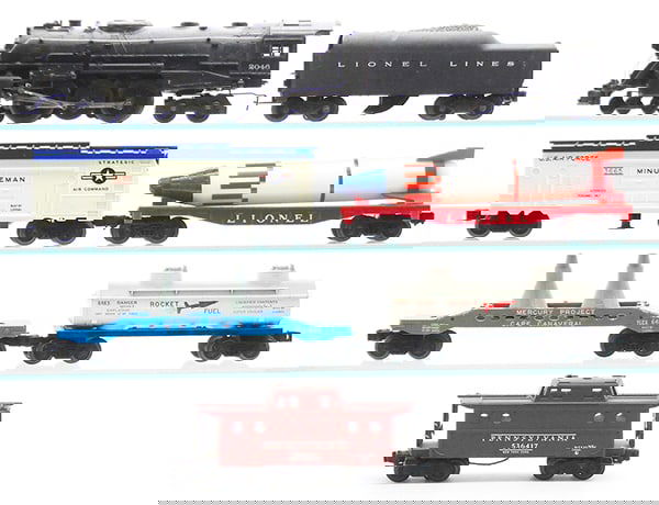 LIONEL TRAIN SET (1 of 2)