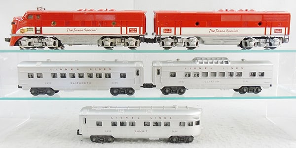 LIONEL TRAIN SET (1 of 3)