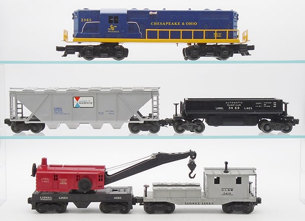 LIONEL FREIGHT TRAIN SET (1 of 3)