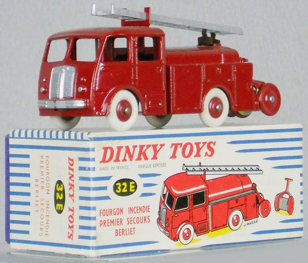 DINKY FR32E BERLIET FIRE LADDER TRUCK: orig box & insert, C9.