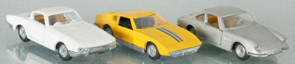 3 POLITOYS AUTOS: die cast, E556 Corvette Rondine, E591 Maserati Ghibli, E562 Ferrari, C6-7.