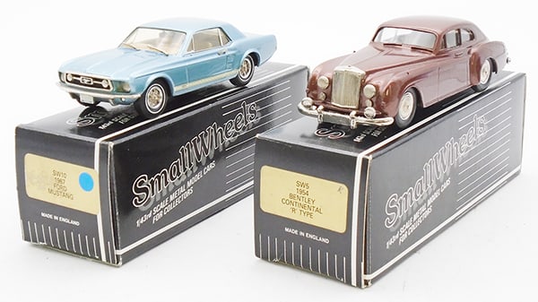 2 SMALL WHEELS AUTOS (1 of 2)