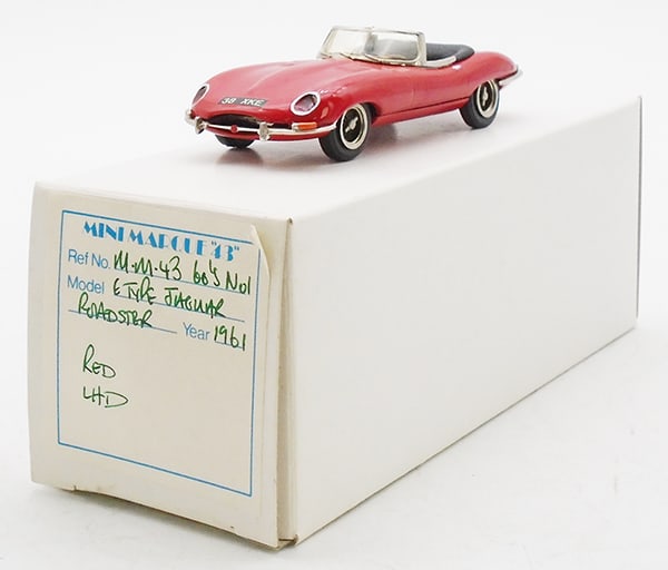 MINI MARQUE 43 1961 JAGUAR E-TYPE ROADSTER (1 of 2)