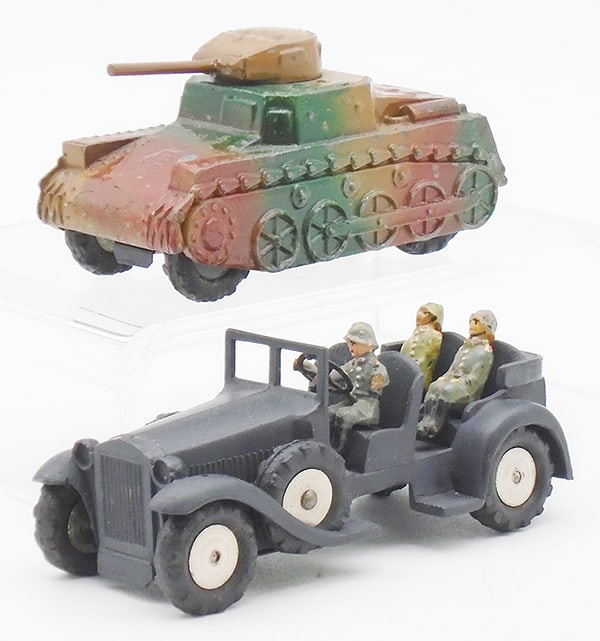 2 MARKLIN ARMY VEHICLES (1 of 2)
