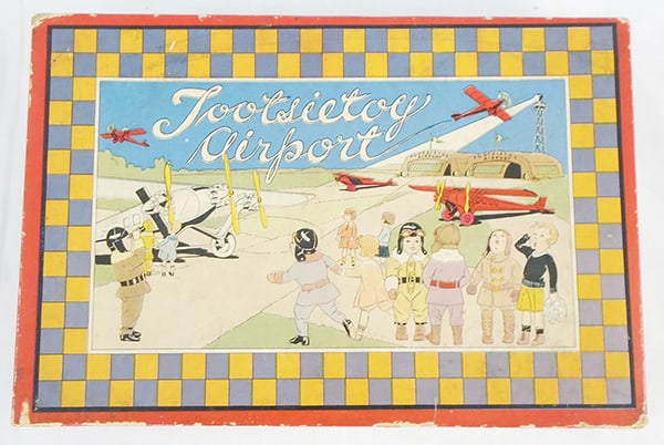 TOOTSIETOY 5100 AIRPORT SET (1 of 2)