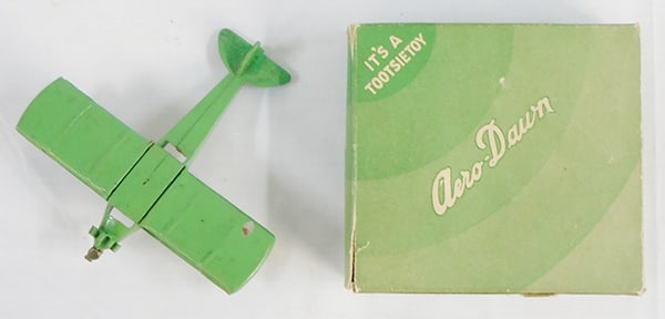 TOOTSIETOY 4675 AERO DAWN: green, orig box minor wear, C7-8.
