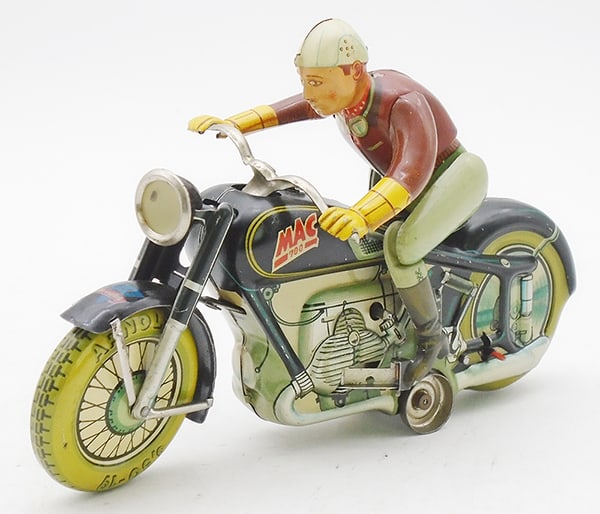 ARNOLD 700 MAC MOTORCYCLE (1 of 2)