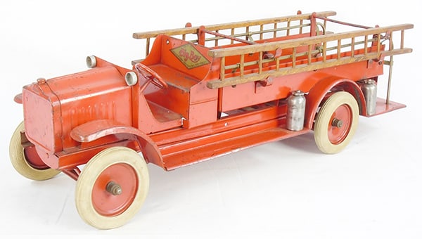 KELMUT BIG BOY WHITE FIRE TRUCK (1 of 2)