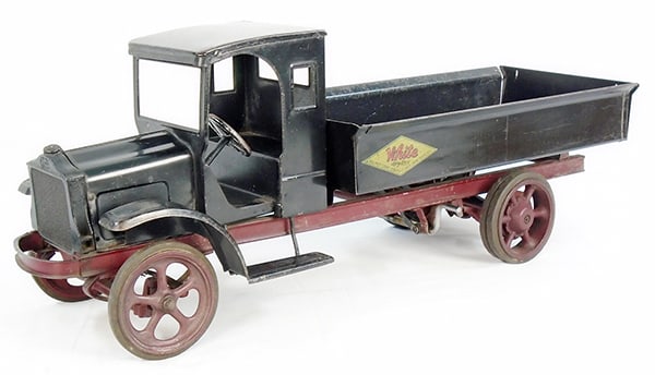 KELMUT BIG BOY WHITE DUMP TRUCK (1 of 2)