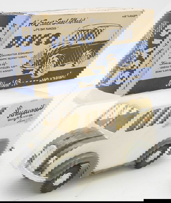 AMT DIVCO DUGAN'S PROMO TRUCK (1 of 2)