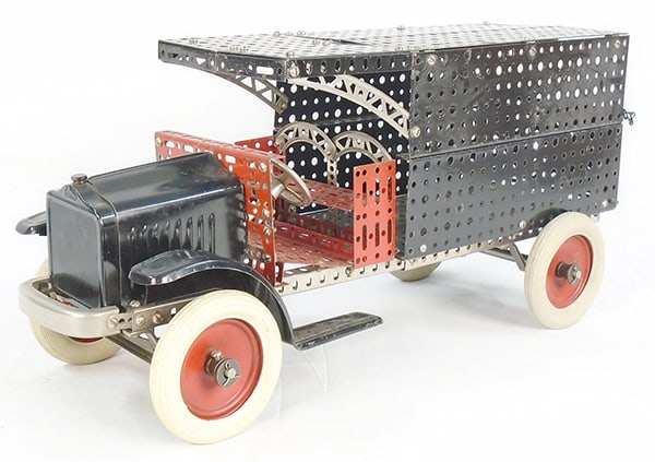 ERECTOR WHITE DELIVERY TRUCK (1 of 2)